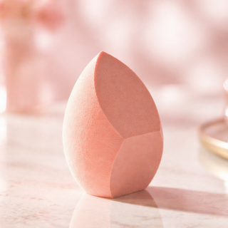 The BLENDR Jumbo Makeup Sponge